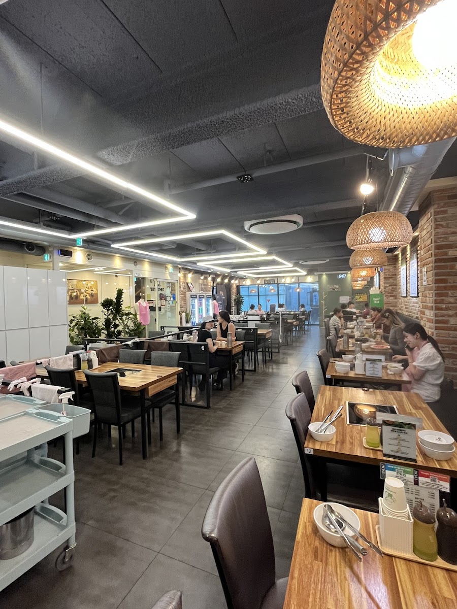 Deungchon Shabu Kalguksu Myeongdong